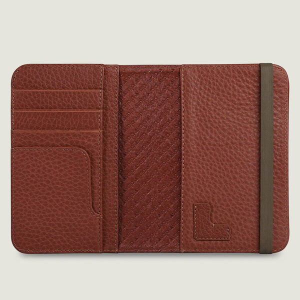 Bravo Family Leather Passport Holder - Vaja