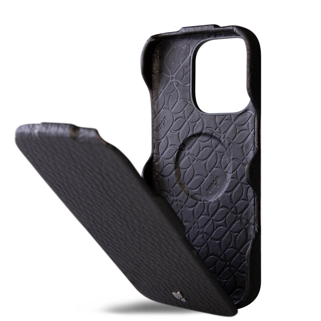 Top - iPhone 16 Pro leather case V-Mag - Vaja